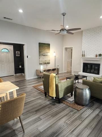 Building Photo - 16235 Red Wood Cir N