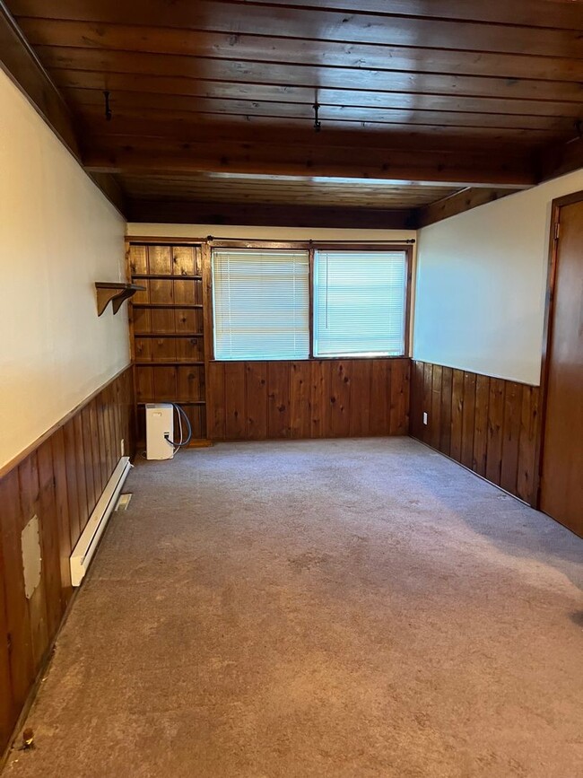 Building Photo - 1562 Jones Dr