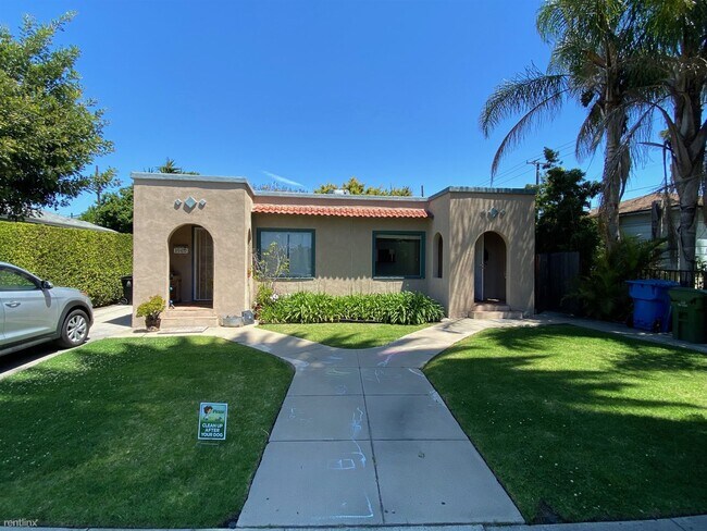 Building Photo - 1 br, 1 bath Duplex - 3960 Redwood Avenue 1/2