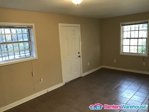 Building Photo - 3136 Latona Dr SW