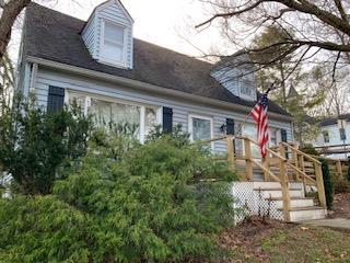Primary Photo - 119 Maple Pl