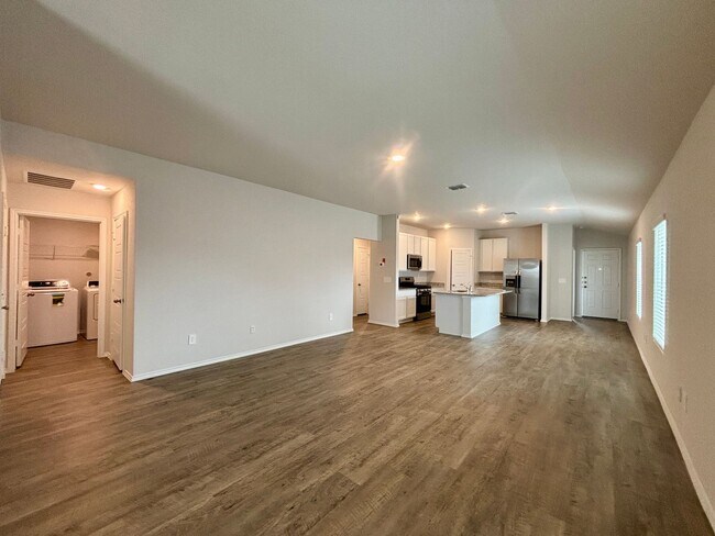 Building Photo - 2024 3-bed 2-bath home in Converse