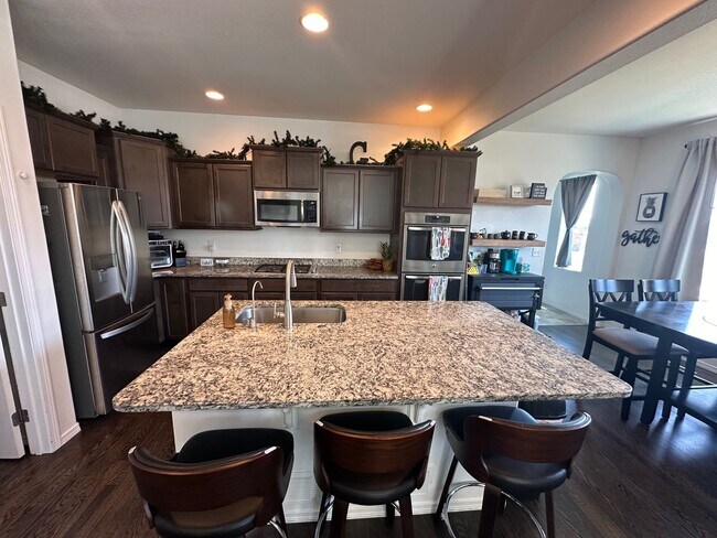 Foto del edificio - Remarkable 5 bed 4 bathroom in Banning Lew...