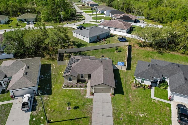 Foto del edificio - 341 Gardenia Ct