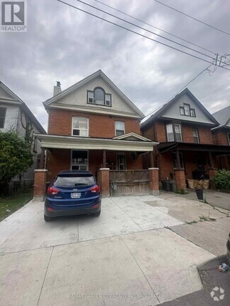 Building Photo - 110-110 Myrtle Ave
