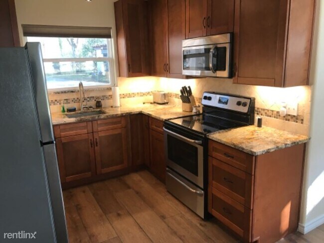 Building Photo - 4 br, 3 bath House - 10561 Blue Bell Dr