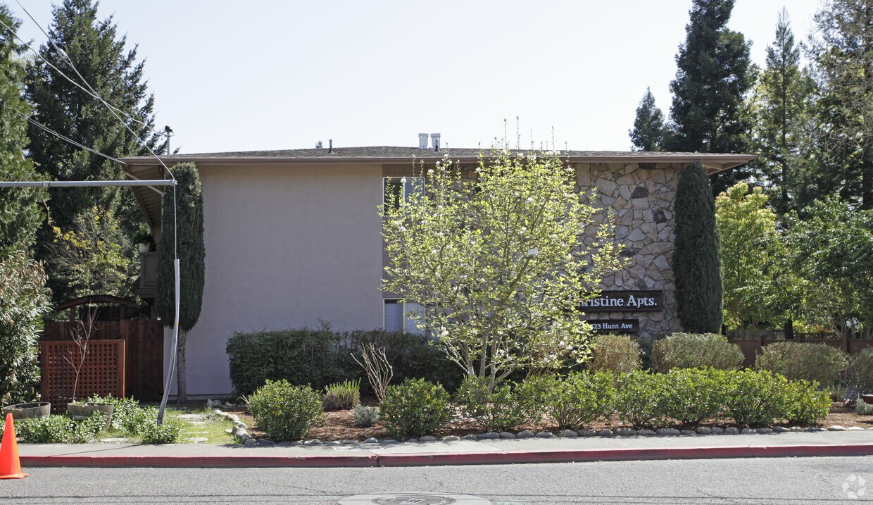 Foto del edificio - 723 Hunt Ave