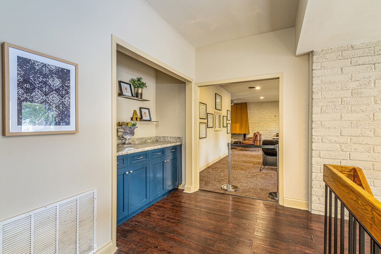 Aston Villa Apartments 2773 Citizens Pl Columbus, OH