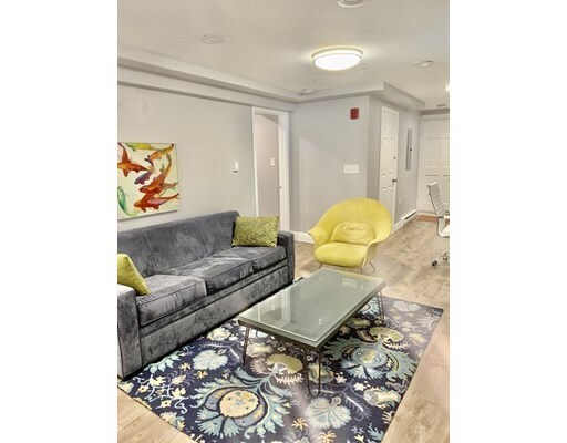 Foto principal - 726 Metropolitan Ave
