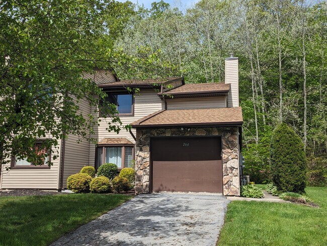 Foto del edificio - 266 Heritage Ln