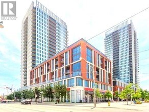 Building Photo - 170 Sumach St
