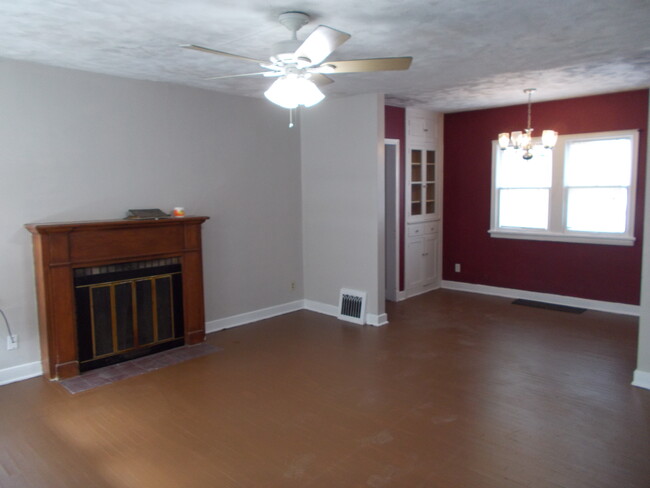 Livingroom - 1130 Bertrand St