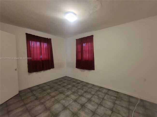 Foto del edificio - 1031 NW 23rd Ave