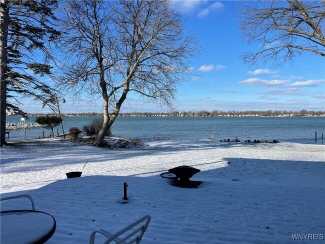 Building Photo - 1825 Winter Rd