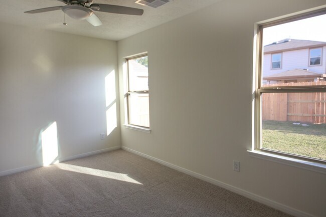 Building Photo - 9407 Castillo Ct