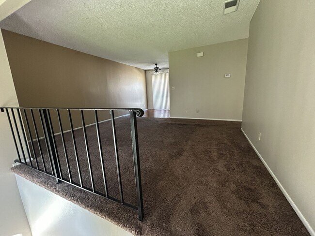 Foto del edificio - 3153 Triumph Ln