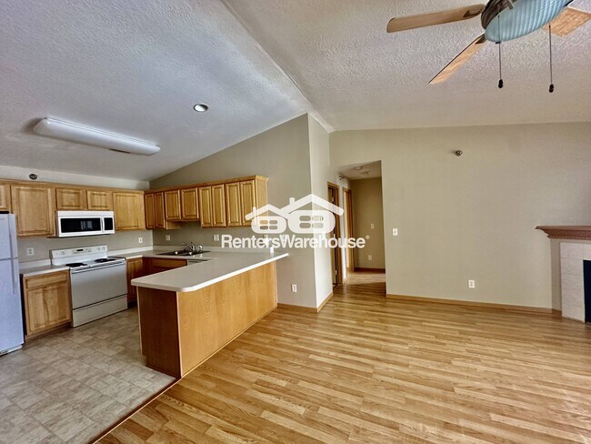 Foto del edificio - 5924 Sutton Pl
