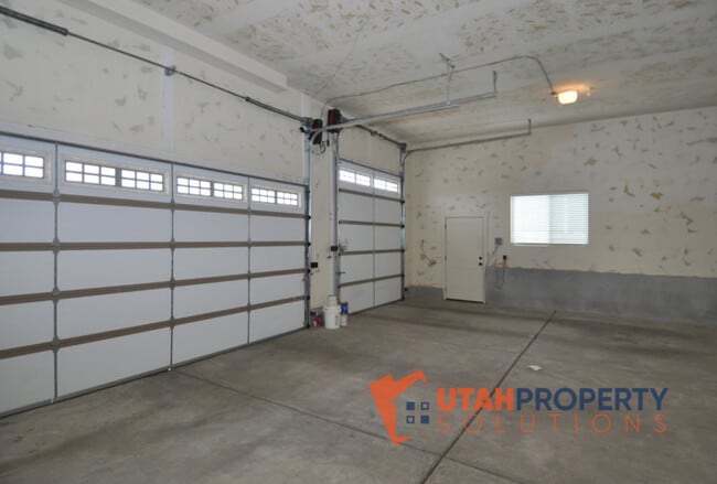 Building Photo - 10946 Kelso Dune Dr