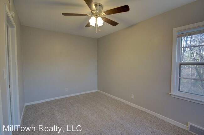 Building Photo - 1 br, 1 bath Apartment - 1910 W 10th St