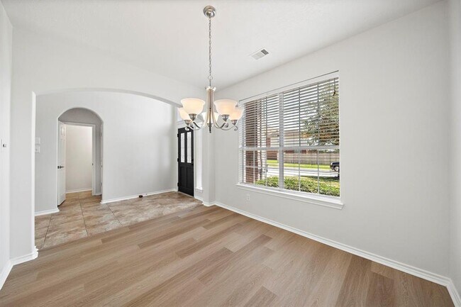 Foto del edificio - 10210 N Pine Ivy Ln