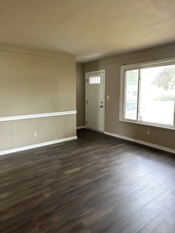 14940 Chesterfield Ave, Warren, MI 48089 House Rental in Warren, MI