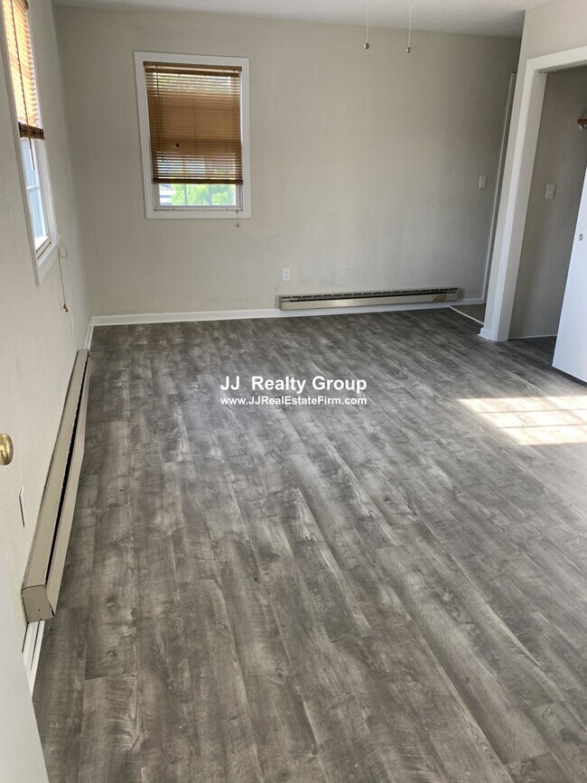 143 Oxford St N Unit 1, Auburn, MA 01501 Apartments in Auburn, MA