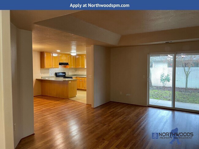 Building Photo - Very Nice 3 Bedroom 2 Bathroom Home in Bea...