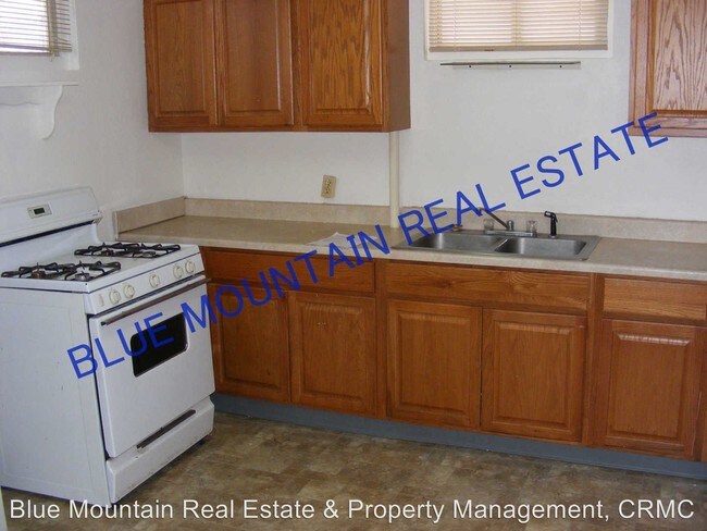 Foto del edificio - 219-219 1/2 N Foote Ave