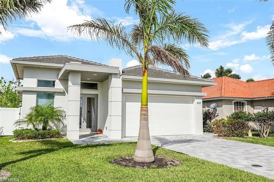 Foto principal - 693 105th Ave N