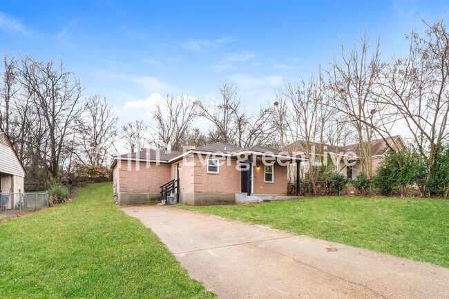 Building Photo - 837 Pitney Ln