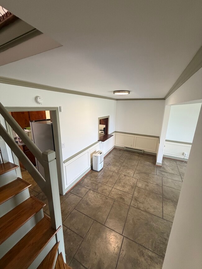 Building Photo - 596A Reservoir Ridge Rd