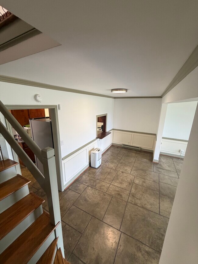 Foto del edificio - 596A Reservoir Ridge Rd