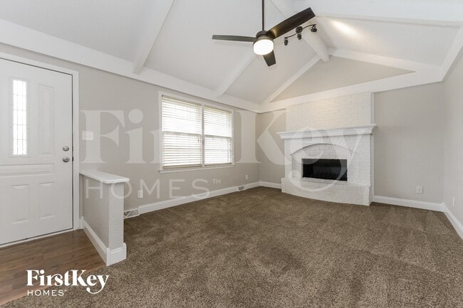 Building Photo - 6712 NW Sioux Dr