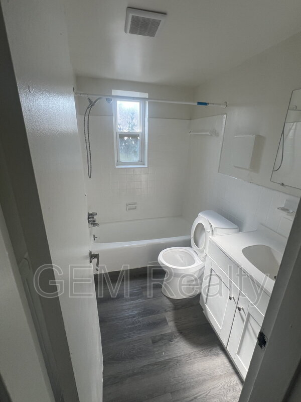 Foto del edificio - 14408 Gemstone Dr