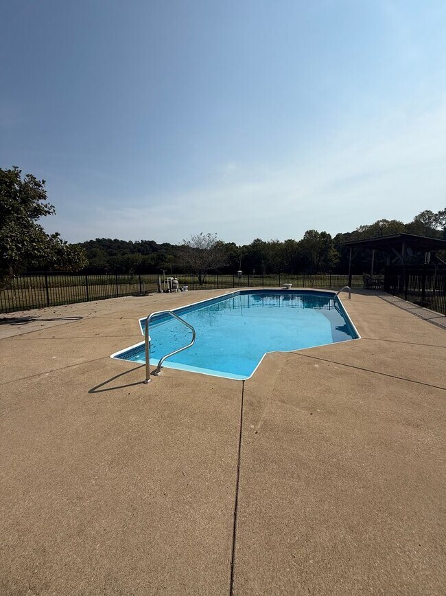 Foto del edificio - Historic Southern Estate on 127 Acres with...