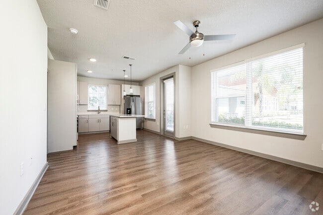 2BR, 2BA - 1,122SF - Living Room - Madison Pointe Apartments