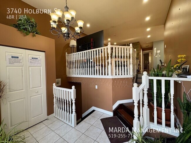 Photo du bâtiment - STUNNING 4 BEDROOM 2 BATH HOME - DEVONSHIR...