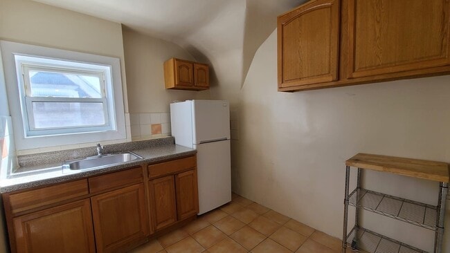 Full Kitchen with stove not pictured - 1114 E 35th St