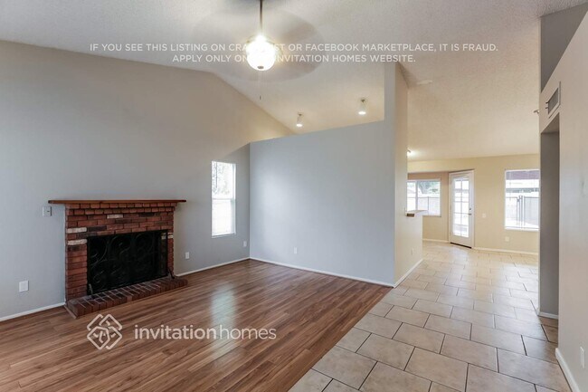 Foto del edificio - 8126 W Sweetwater Ave