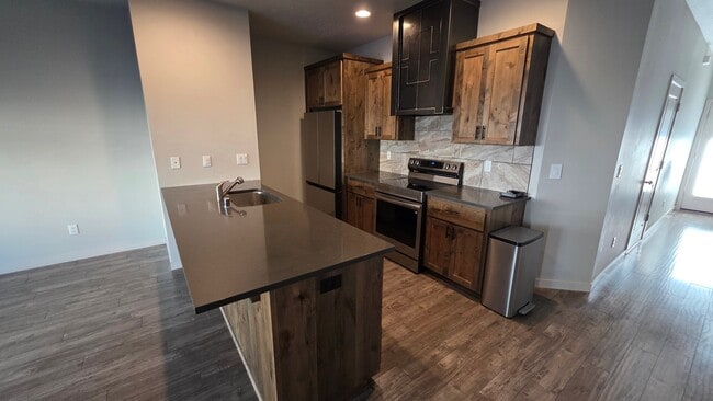 Building Photo - 129 N 44th Pl