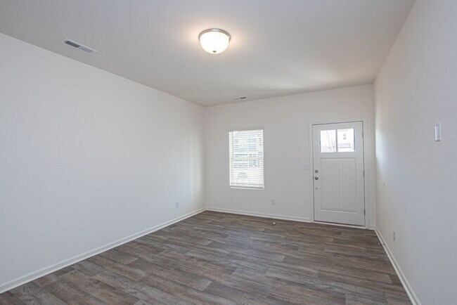 Foto del edificio - 3 br 2.5 ba townhome with 1 car garage Ready now!