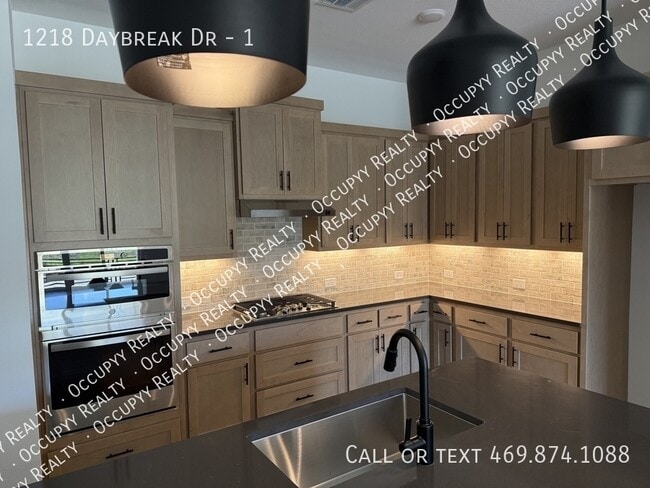 Building Photo - 1218 Daybreak Dr