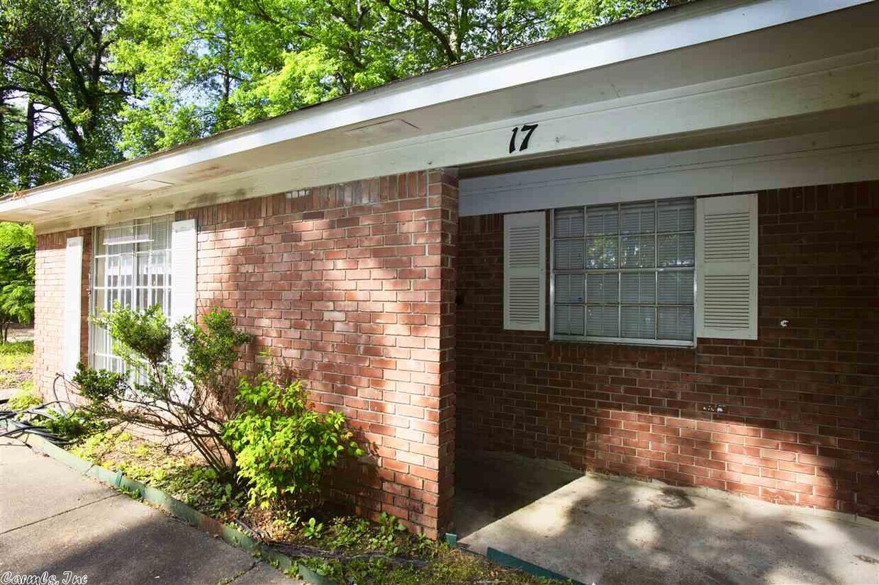 17 Old Glory Ct, Little Rock, AR 72209 Room for Rent in Little Rock