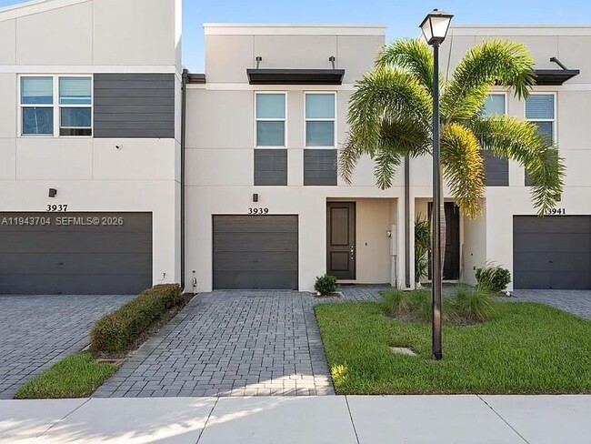 Foto del edificio - 3939 SE Mentmore Ln