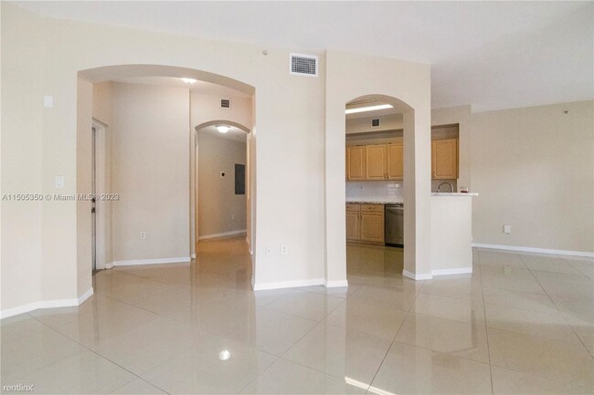 Foto del edificio - 3 br, 2.5 bath Condo - 8912 W Flagler St A...