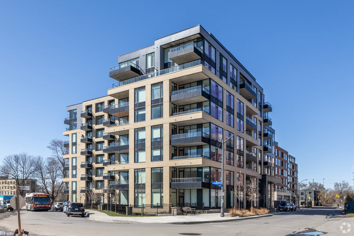 Building Photo - Ballantyne Luxury Apartments