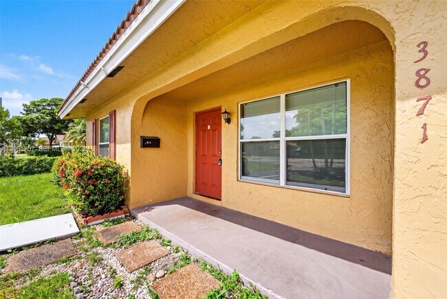Building Photo - 3871 NW 110th Ave