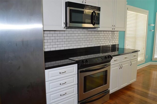 Kitchen - 214 Southern Winds Dr