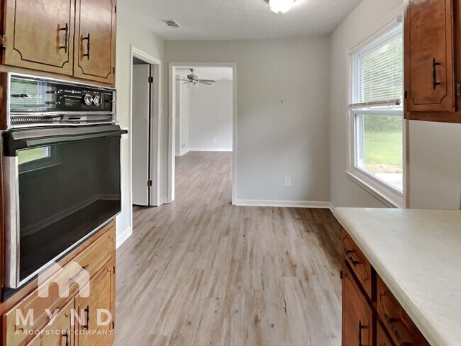 Foto del edificio - 2286 Briarwood Cir SW