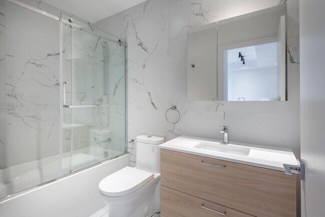 Building Photo - LV1124